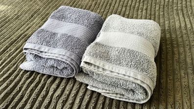 Dunnes Stores Bath Towels x2 100x150cm