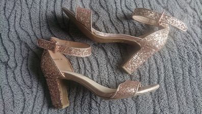 Golden Shoes  Size 8