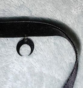 Moon Velvet Choker