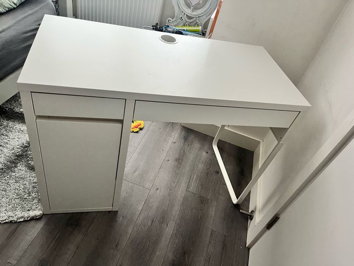 White Desk