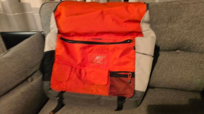 Lowepro Laptop Messenger Bag  Fits up to 20inch Laptop