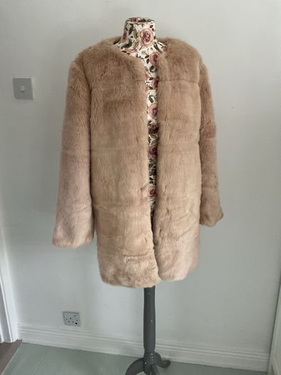 jacket Zara fur jacket size large edge to edge style