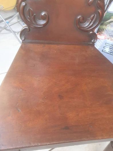 Victorian mahoganh hall chair