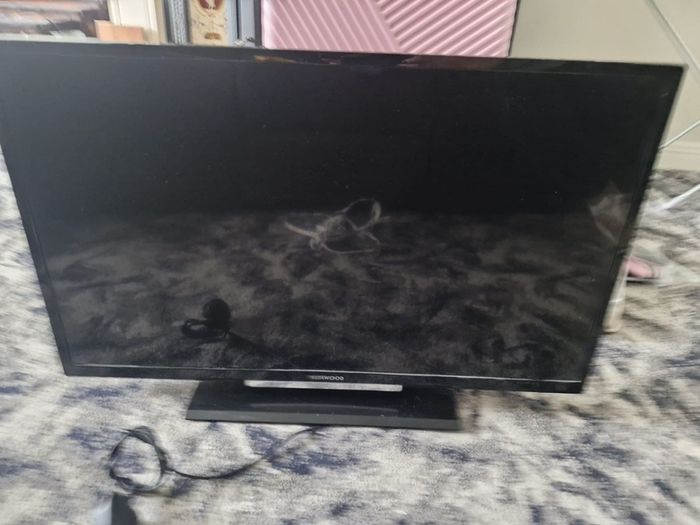 32 inch TV