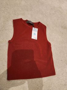 Ladies red sleeveless top size S