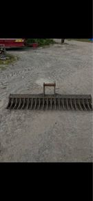 Rake bucket