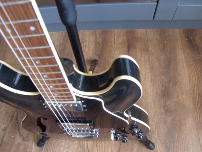 Yamaha SA 800 semi - acoustic "335" type guitar - Made in 1986