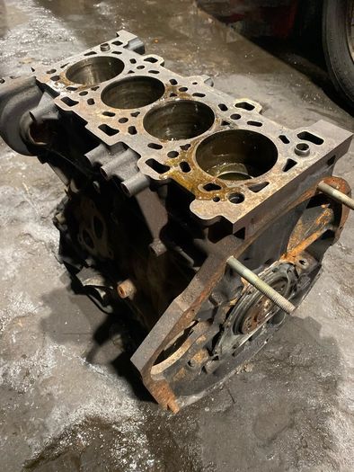 Trafic Vivaro Primastar 2.0 M9R Engine Block 538133