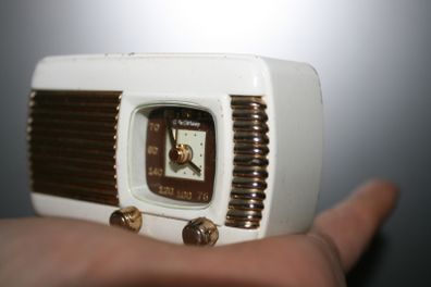 Vintage Wm Widdop miniature  radio alarm clock