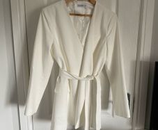 Gallery ladies cream jacket with belt