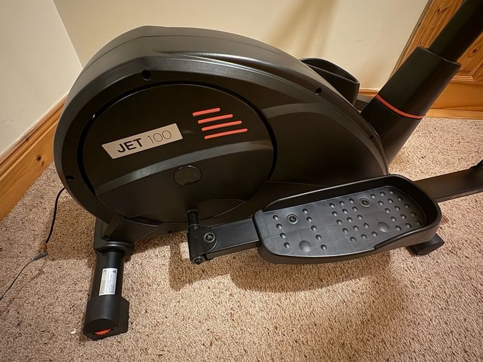 Reebok Jet100 Elliptical Trainer