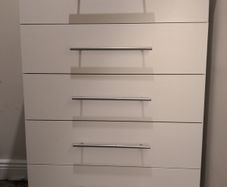 Chest of drawers