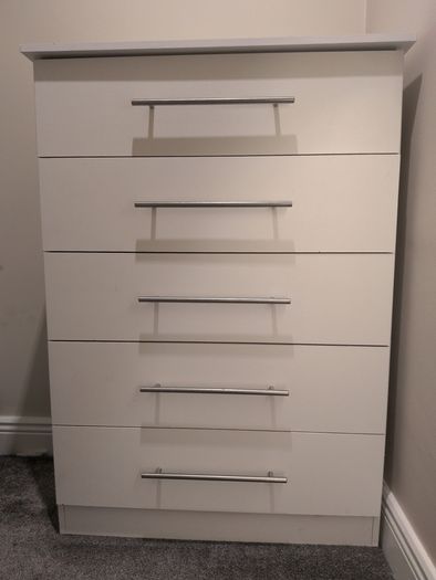 Chest of drawers