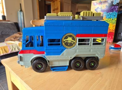 Ben 10 Omniverse Bus