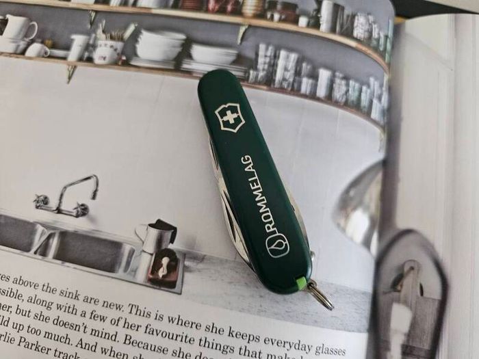 Vintage Victorinox Tourist 84mm Swiss Advertising Collectable Swiss Army Knife
