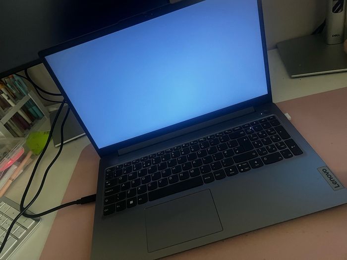 Lenovo ideapad slim 3 15IAH8