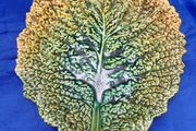 Majolica ceramic cabbage leaf plate