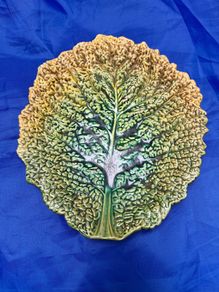 Majolica ceramic cabbage leaf plate