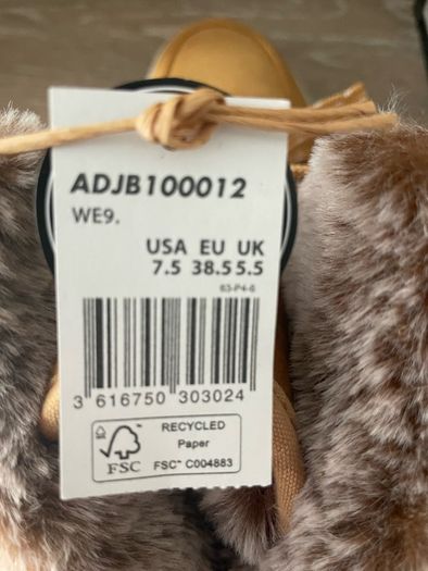 DC shoes boots with faux fur/water resistant/mustard