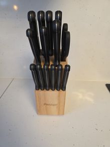 Set of knives