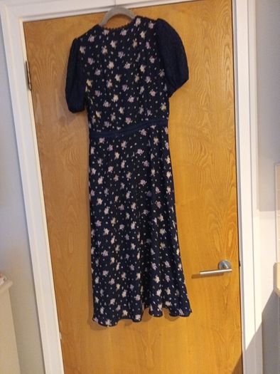 Savida Gia Floral Dress.   S.XS- 8.    B.N.W.T