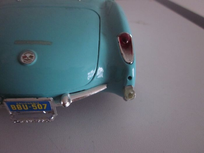 Vintage Burago 1957 Chevolet Corvette Convertible Coupe Baby Blue