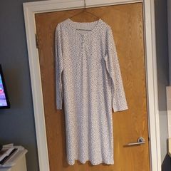 Dunnes Nightdress.  Size M - 14.     B.N.W.T