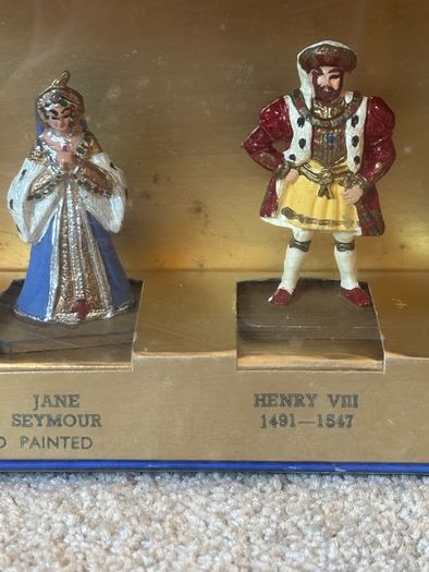 Vintage Cavendish Miniatures Boxed Figure Set feat. Henry VIII and his six wives
