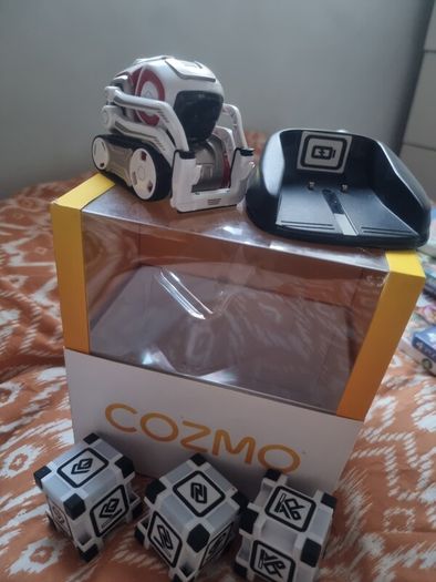 Cosmo Robot