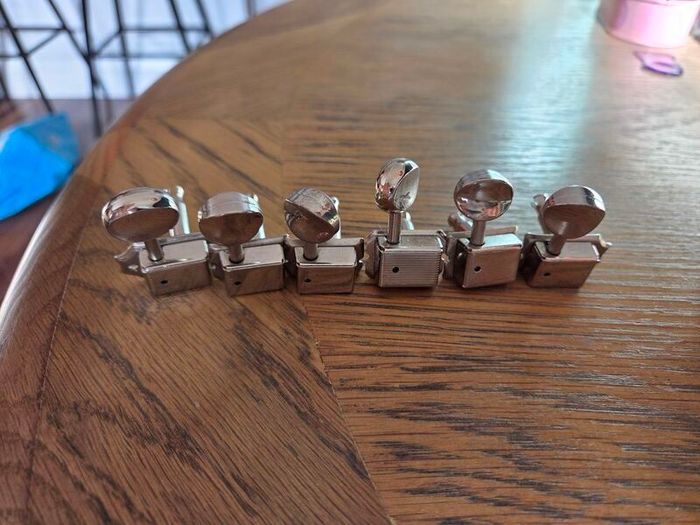 vintage style tuners