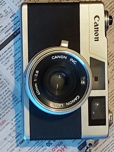 Canon Canonet 28 film camera and carrying case in very good cosmetic condition