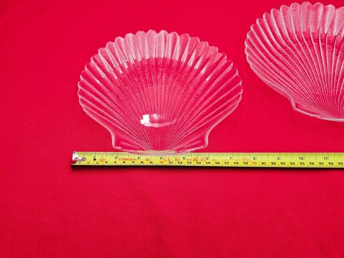 Vintage Arcoroc France Coquillage Clam Shell Clear 20cm Glass Dessert or Salad Plates