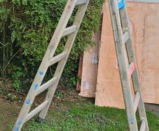 Apex Wooden Ladder 6Ft Tall In Used Condition
