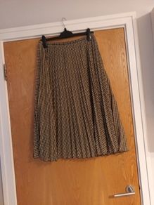 Primark Pleated   Skirt. S. 14.  New.