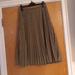 Primark Pleated   Skirt. S. 14.  New.