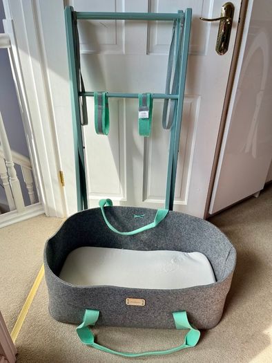 Mokee WoolNest Moses basket with stand