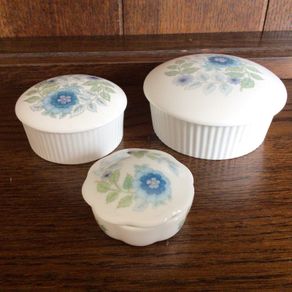 Wedgwood Clementine china jewellery trinket dishes / pots with lids  x3