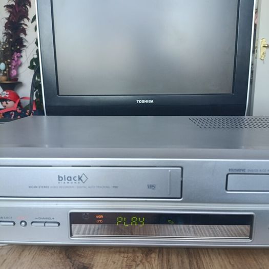 Black Diamond BD250DVC DVD Player and VHS VCR Combo