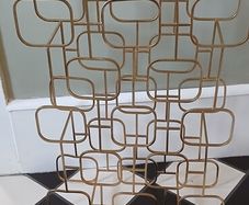 Abstract Design Metal Wine Bottle Holder