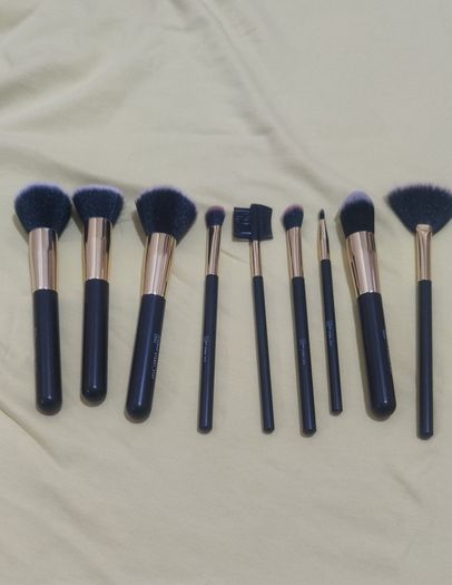 makeup brushes