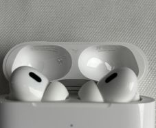 Apple AirPods Pro  1st Generation