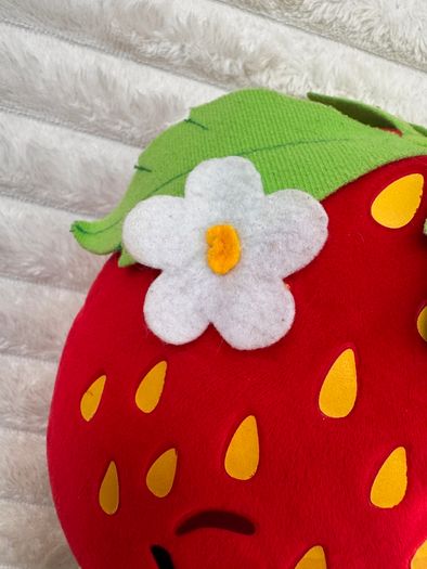 Shopkins Strawberry Kiss Plush 2013 approx. 25 cm. Moose Used Please see photos