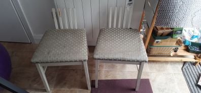 3x chairs