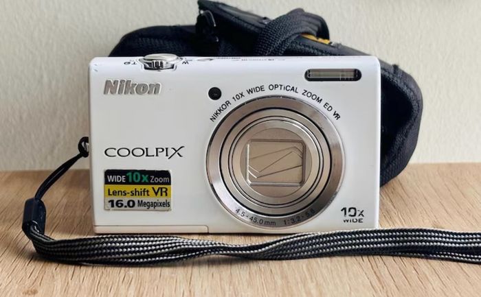 Camara nikon coolpix s6200
