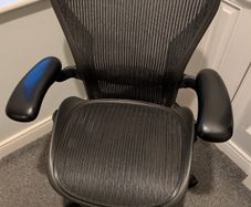 Herman Miller Aeron Classic - Fully Loaded