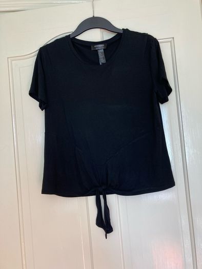 Accesorize black tie front top