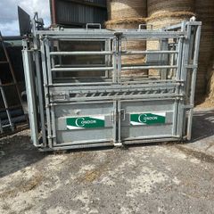 Cattle mobile crush