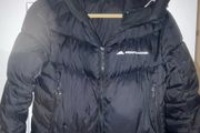 Puffer jacket monterrain perfect condition perfect for the winter