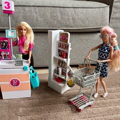 Barbie Supermarket, 2 Barbies & Accessories