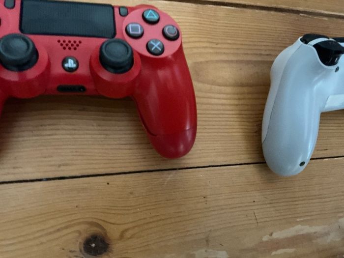 PS4 Console Boxed Glacier White With Additional Controller